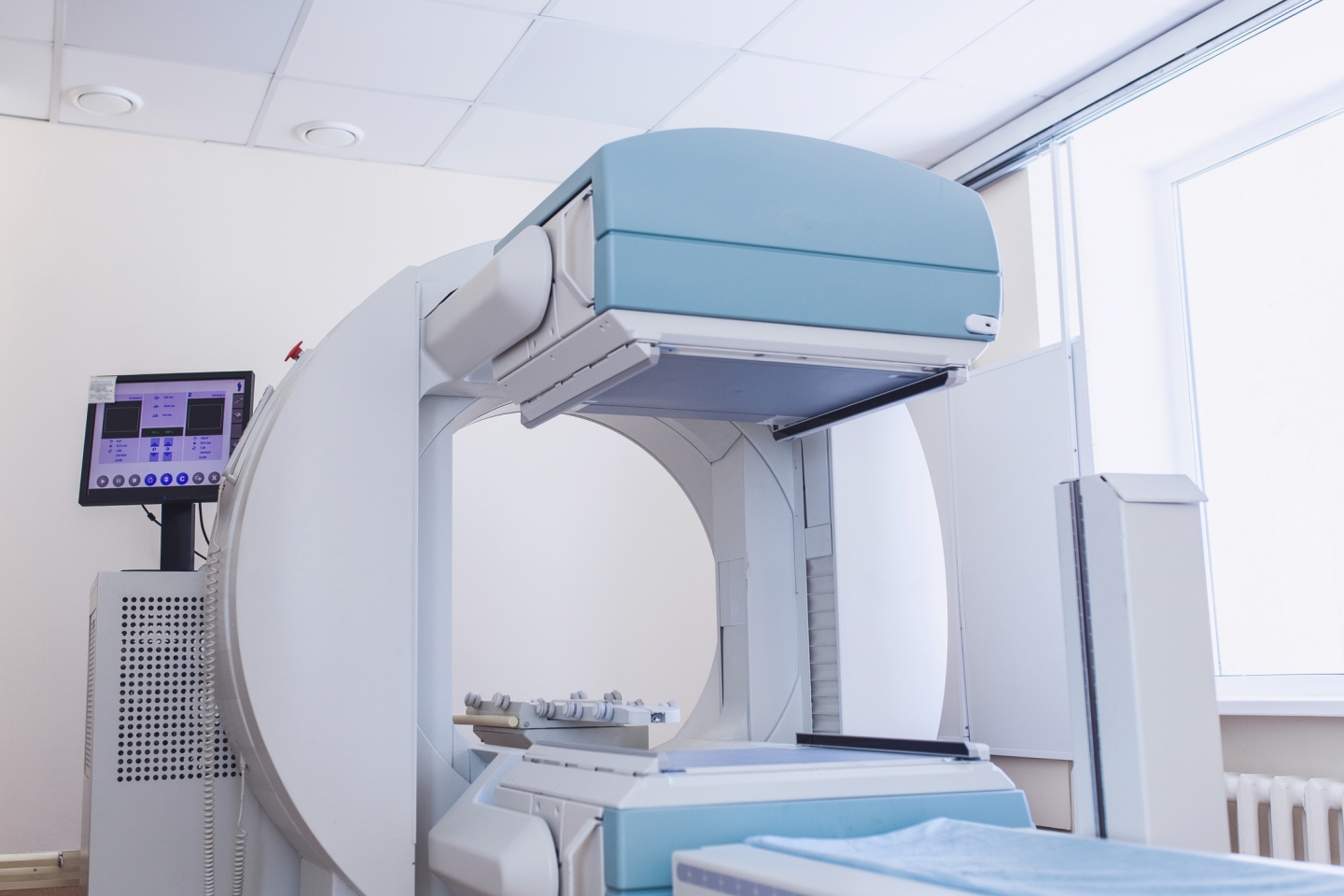 Image of a medical linear accelerator (LINAC), which is used by radiation oncologists to treat cancer.