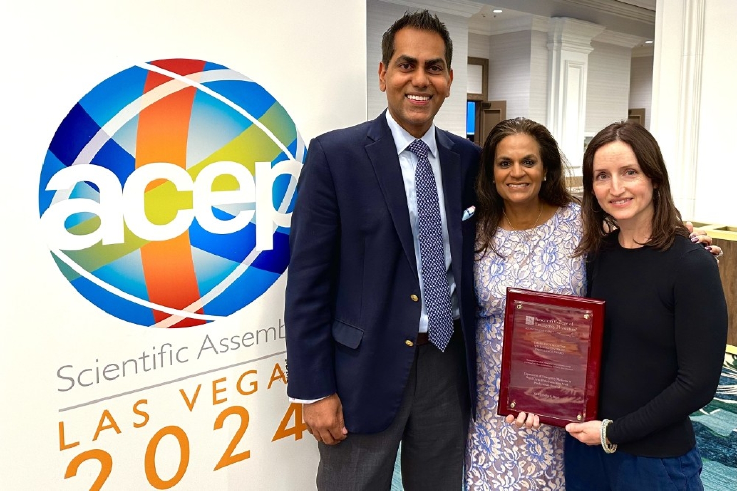 Rahul Sharma accepting 2024 Emergency Medicine award