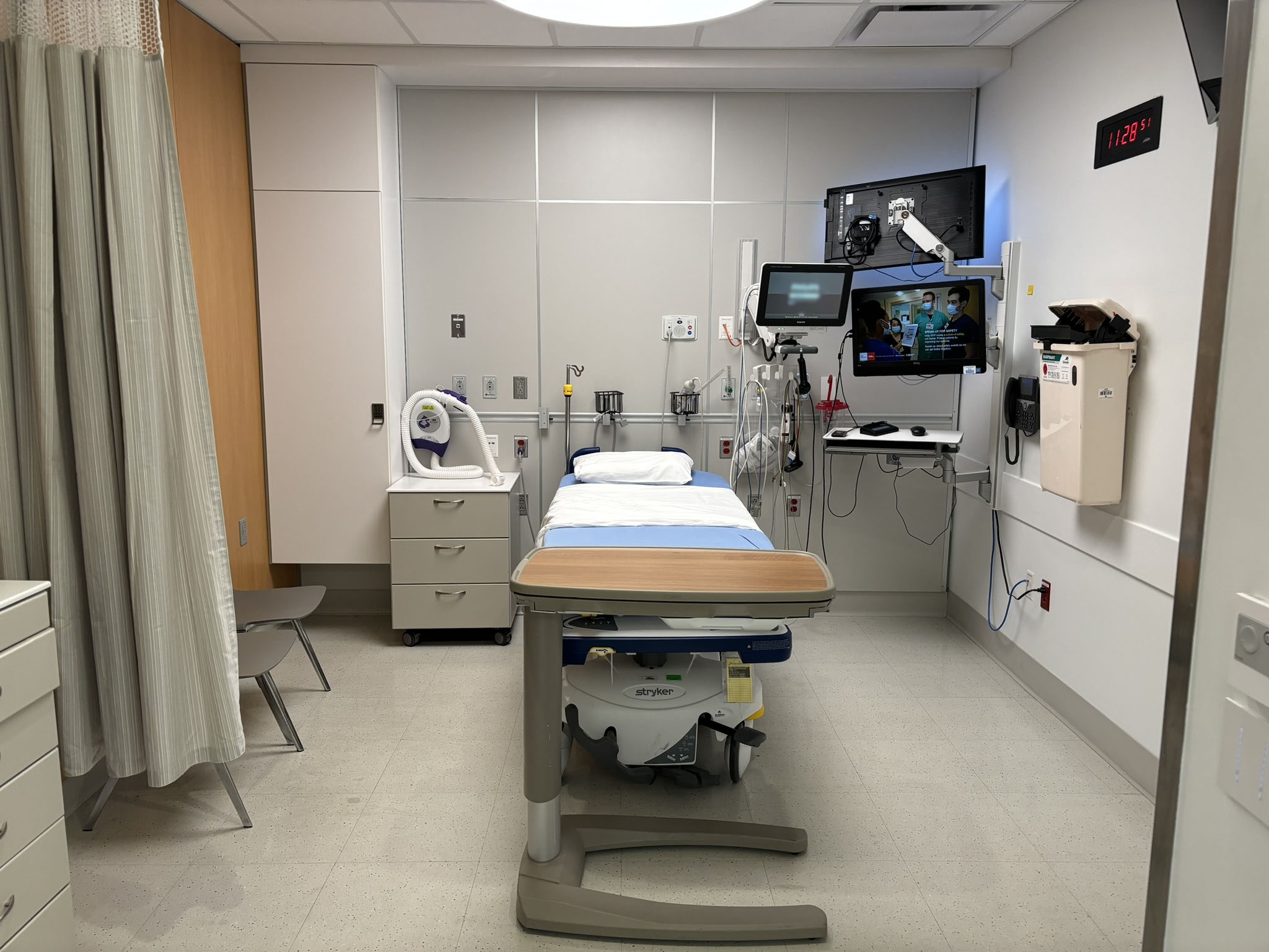 Patient Room in DHK