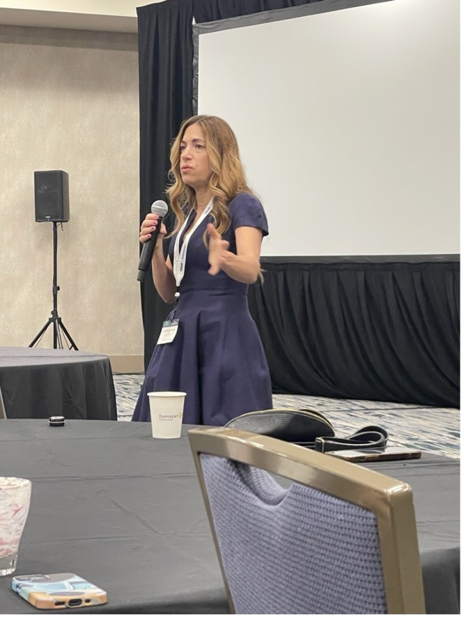 Dr. Felice Schnoll-Sussman speaking to the Women of the Foregut group at the AFS conference.